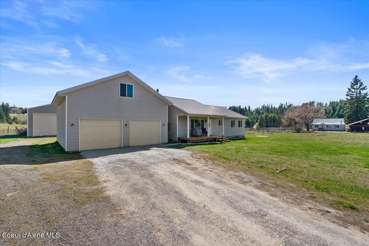 1526 Blacktail Road, Cocolalla, Alaska image 4