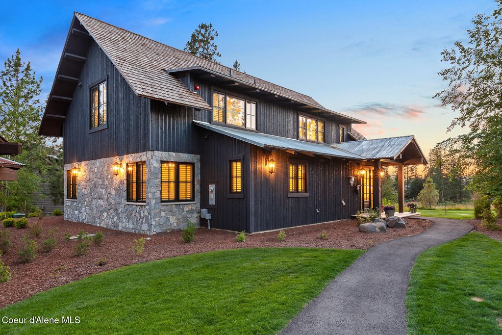 Photo of 6431 Settlers Pond Ct, Harrison, ID 83833 (MLS # 26-3796)