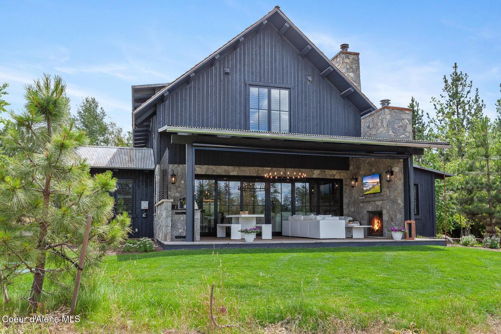 Photo of 6431 Settlers Pond Ct, Harrison, ID 83833 (MLS # 26-3796)