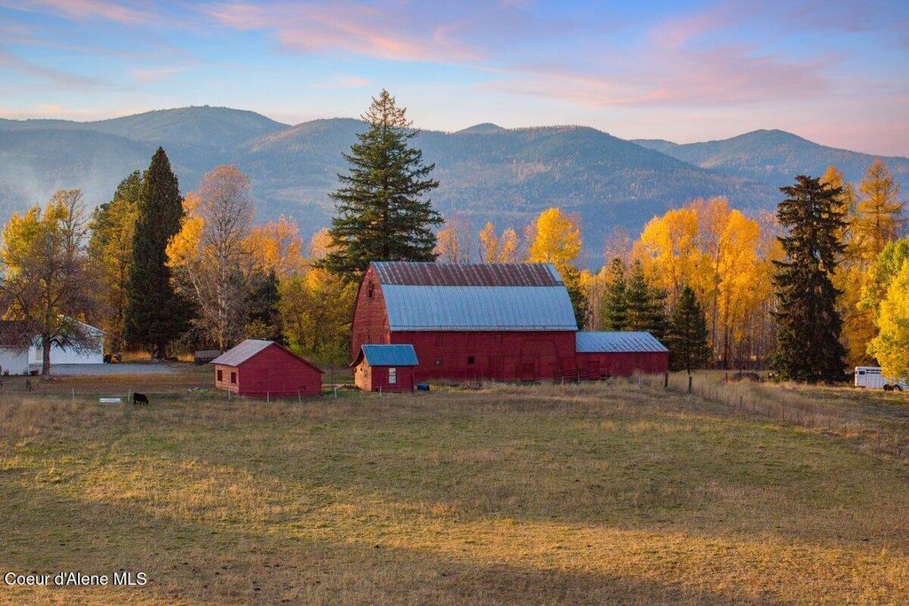 Photo of 2685 Selle Rd, Sandpoint, ID 83864 (MLS # 25-8533)