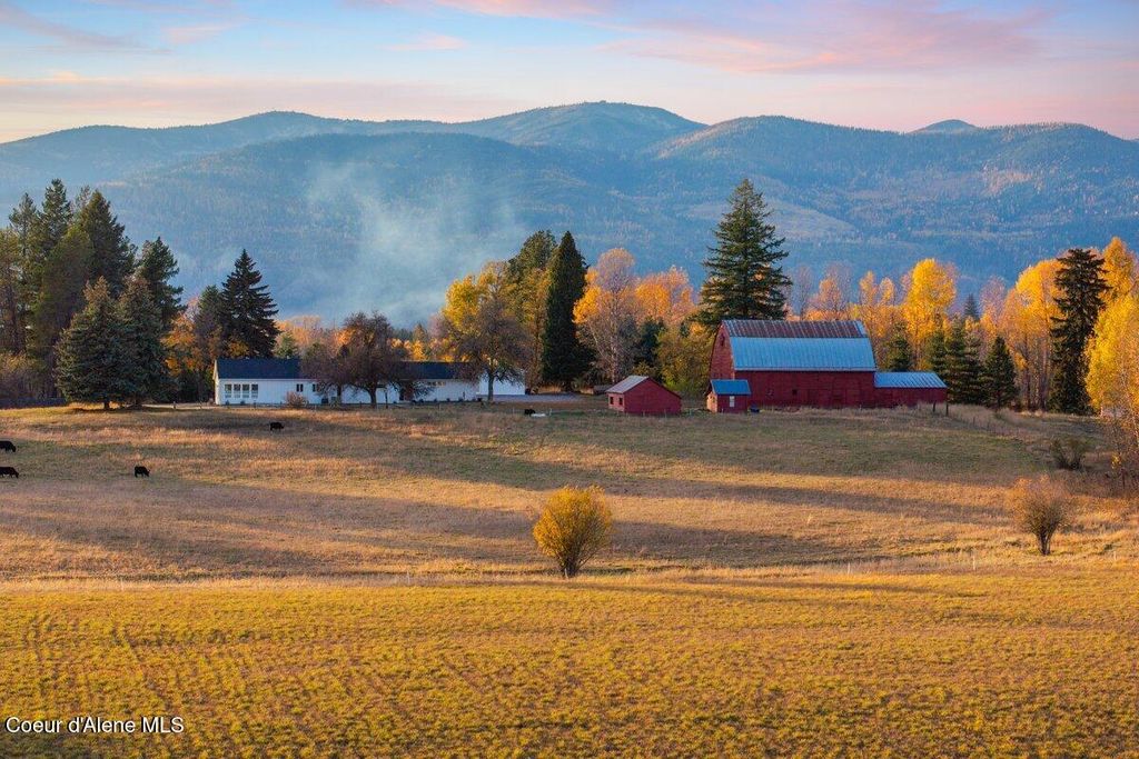 Photo of 2685 Selle Rd, Sandpoint, ID 83864 (MLS # 25-8533)