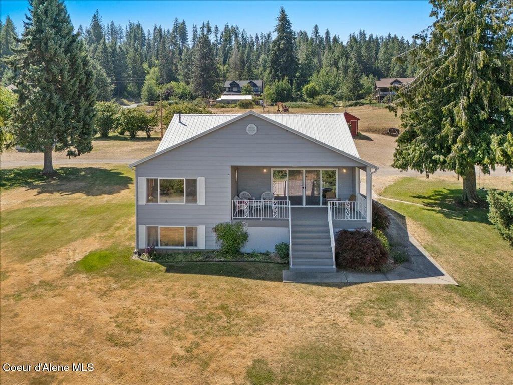 Photo of 4700 FOOTHILL Dr, Coeur dAlene, ID 83814 (MLS # 25-7455)