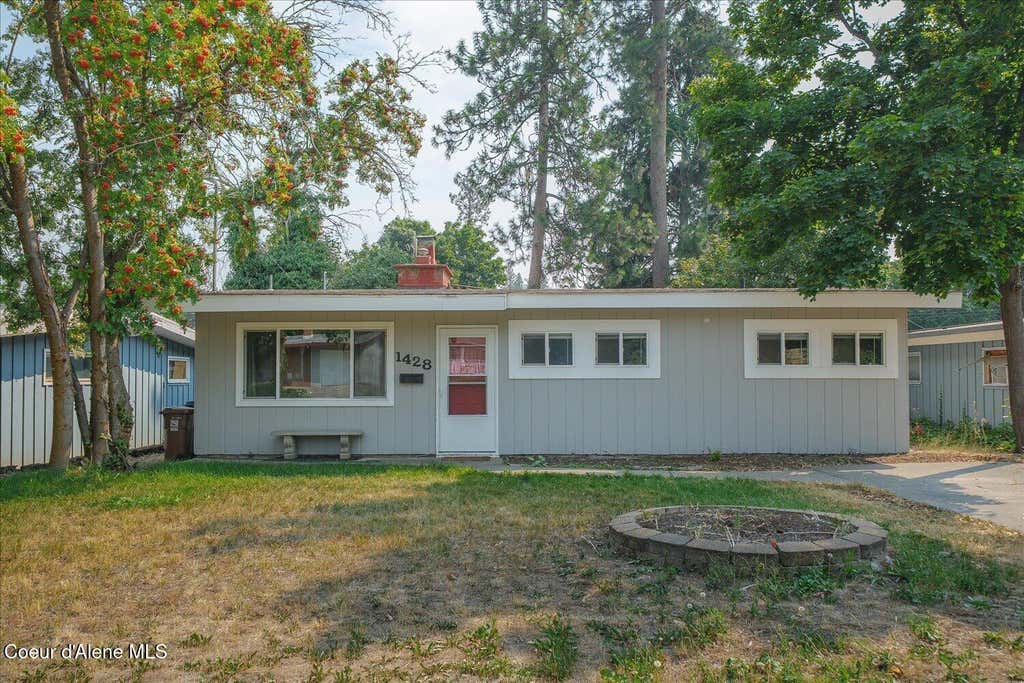 Photo of 1428 40th Ave, Spokane, WA 99203 (MLS # 26-8222)
