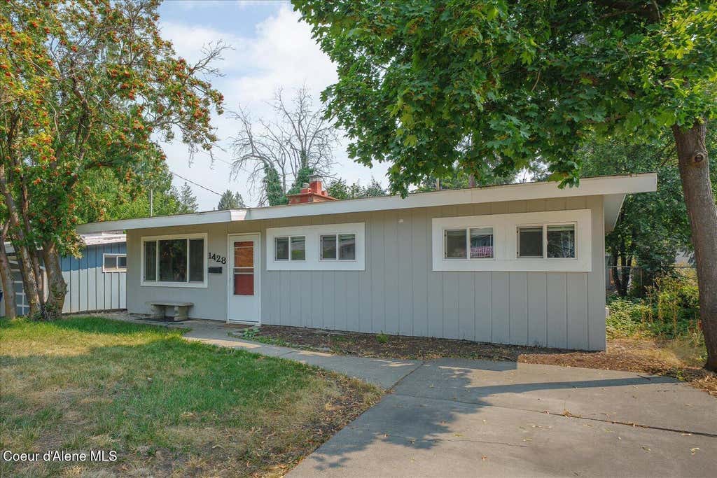 Photo of 1428 40th Ave, Spokane, WA 99203 (MLS # 26-8222)