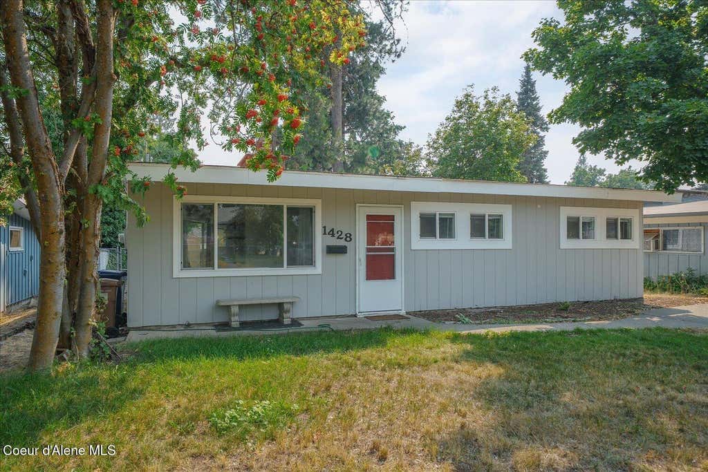 Photo of 1428 40th Ave, Spokane, WA 99203 (MLS # 26-8222)