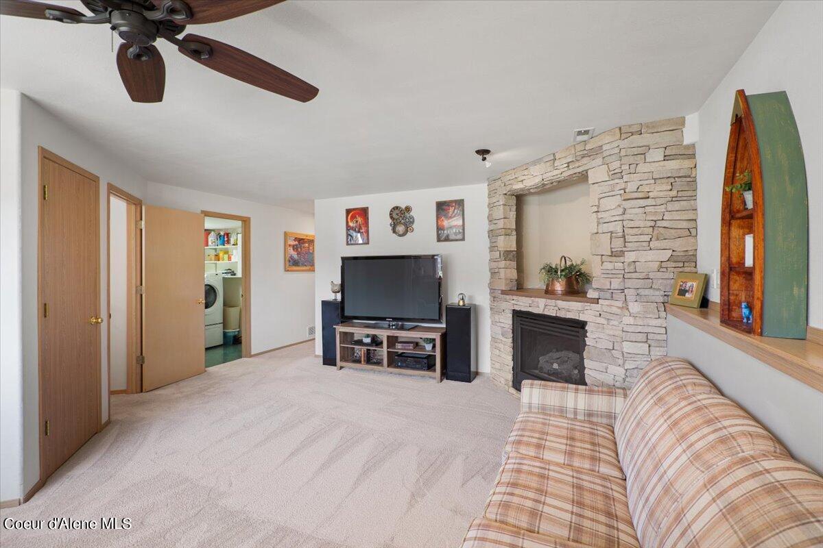 Hayden, Idaho 83835, United States, 4 Bedrooms Bedrooms, ,2 BathroomsBathrooms,Residential,Pending,54315