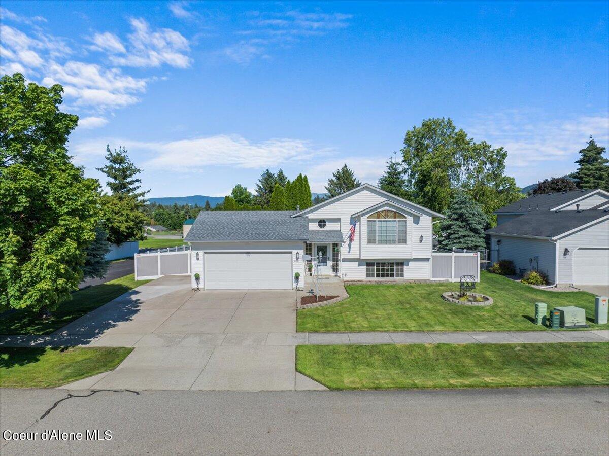 Hayden, Idaho 83835, United States, 4 Bedrooms Bedrooms, ,2 BathroomsBathrooms,Residential,Pending,54315