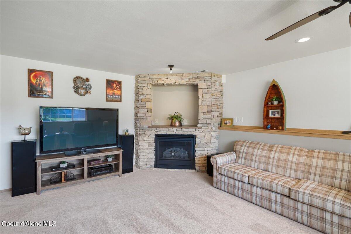 Hayden, Idaho 83835, United States, 4 Bedrooms Bedrooms, ,2 BathroomsBathrooms,Residential,Pending,54315