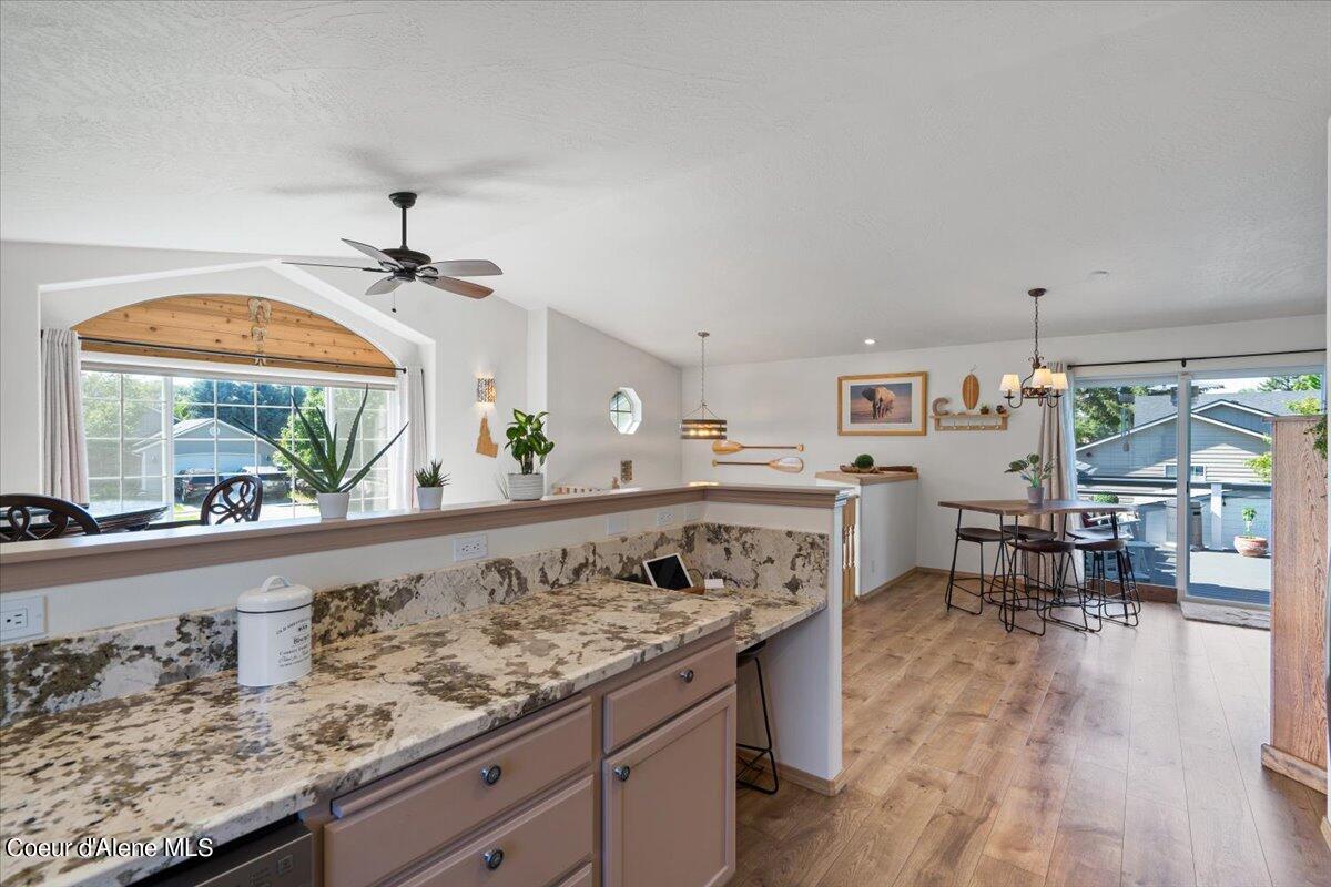 Hayden, Idaho 83835, United States, 4 Bedrooms Bedrooms, ,2 BathroomsBathrooms,Residential,Pending,54315