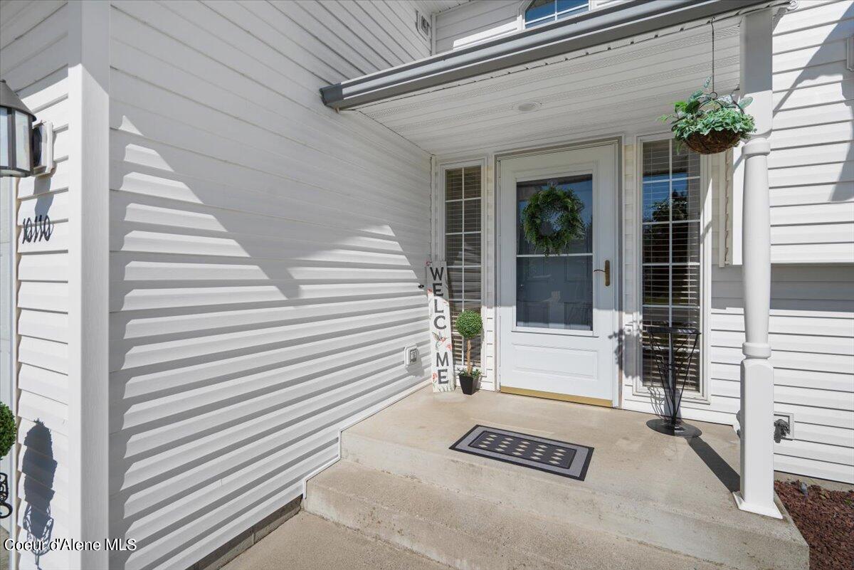 Hayden, Idaho 83835, United States, 4 Bedrooms Bedrooms, ,2 BathroomsBathrooms,Residential,Pending,54315