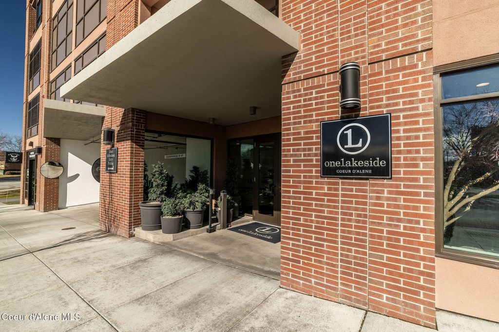 Photo of 201 1ST St #803, Coeur dAlene, ID 83814 (MLS # 25-9245)
