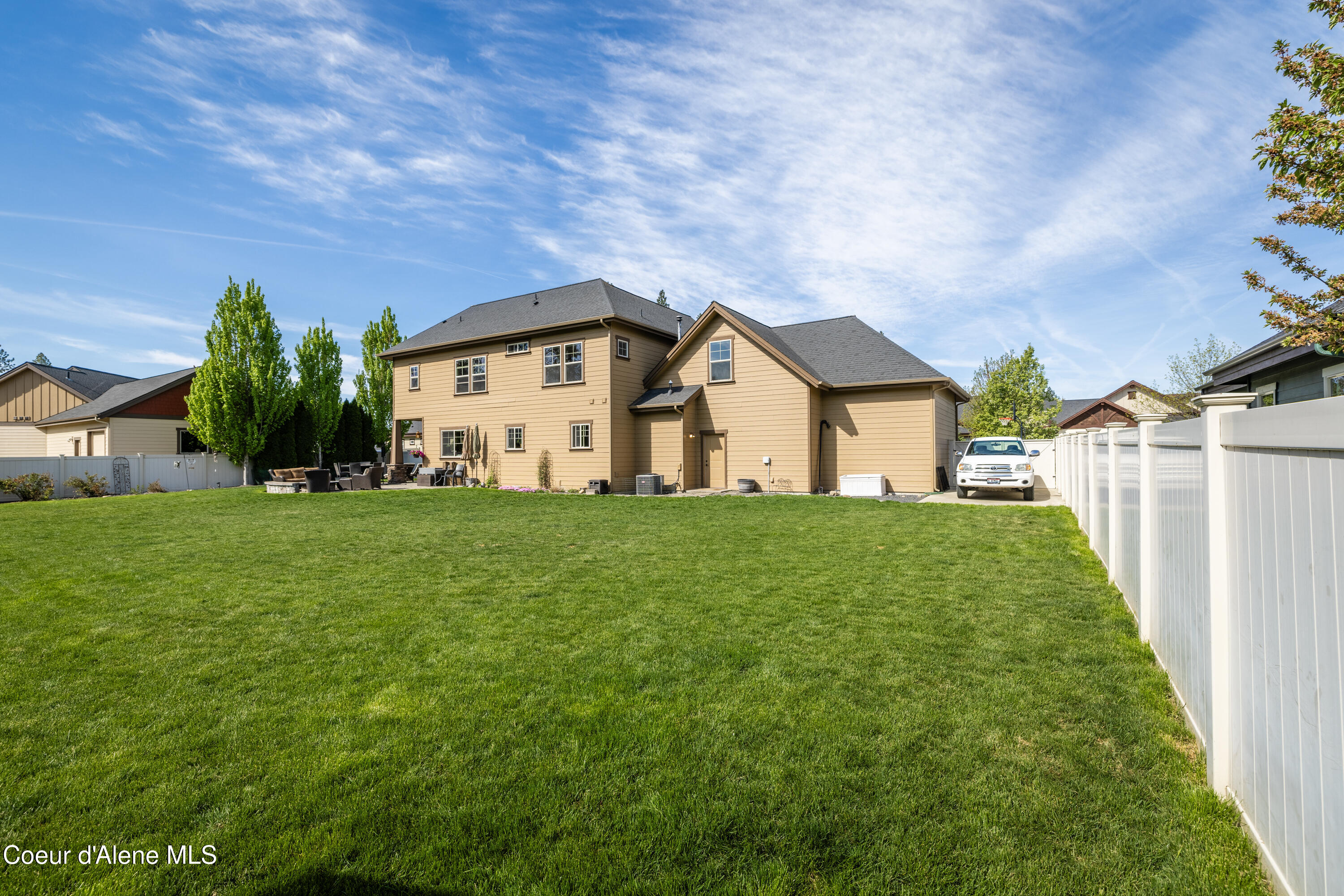 Hayden, Idaho 83835, United States, 4 Bedrooms Bedrooms, ,3 BathroomsBathrooms,Residential,Active,128186