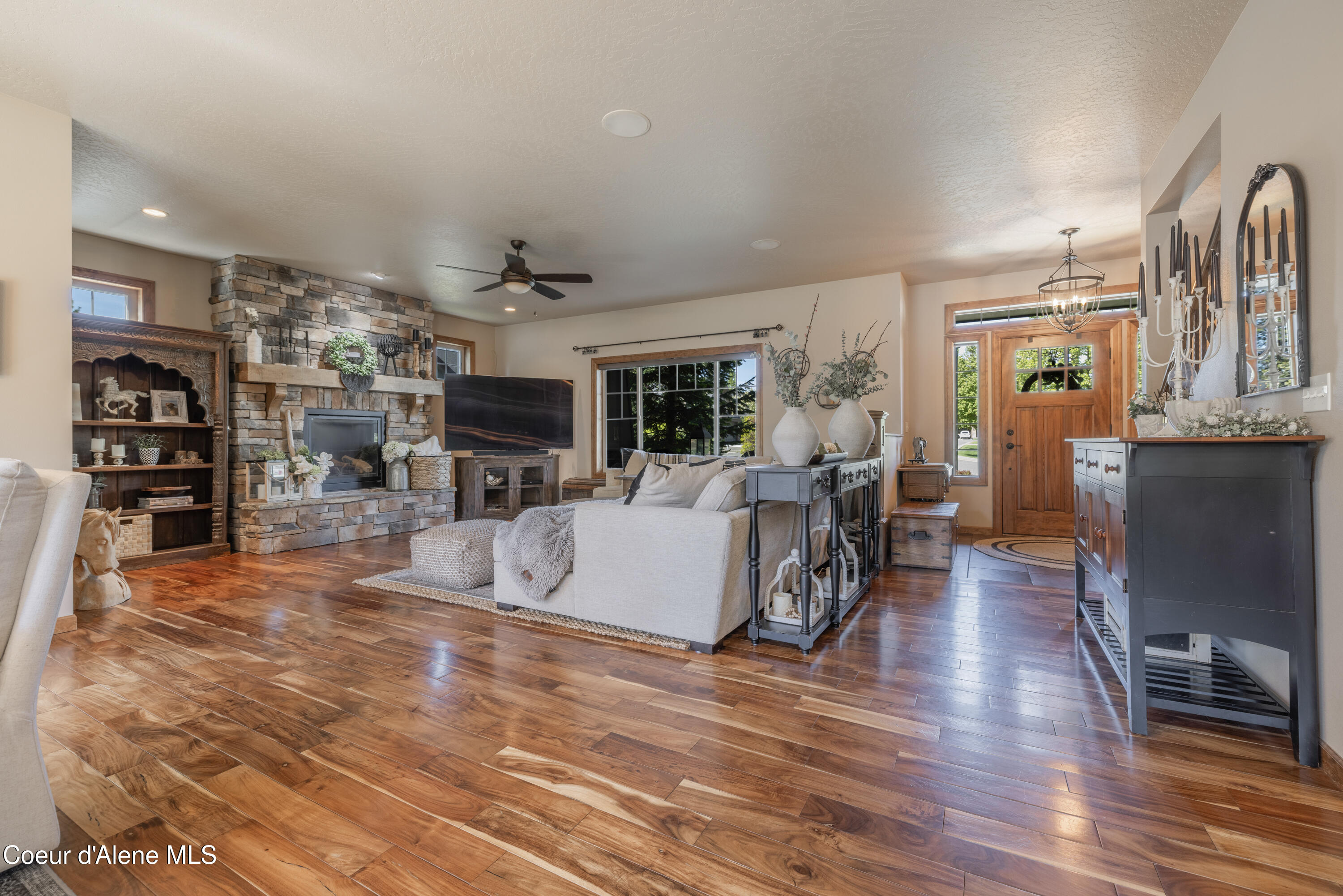 Hayden, Idaho 83835, United States, 4 Bedrooms Bedrooms, ,3 BathroomsBathrooms,Residential,Active,128186