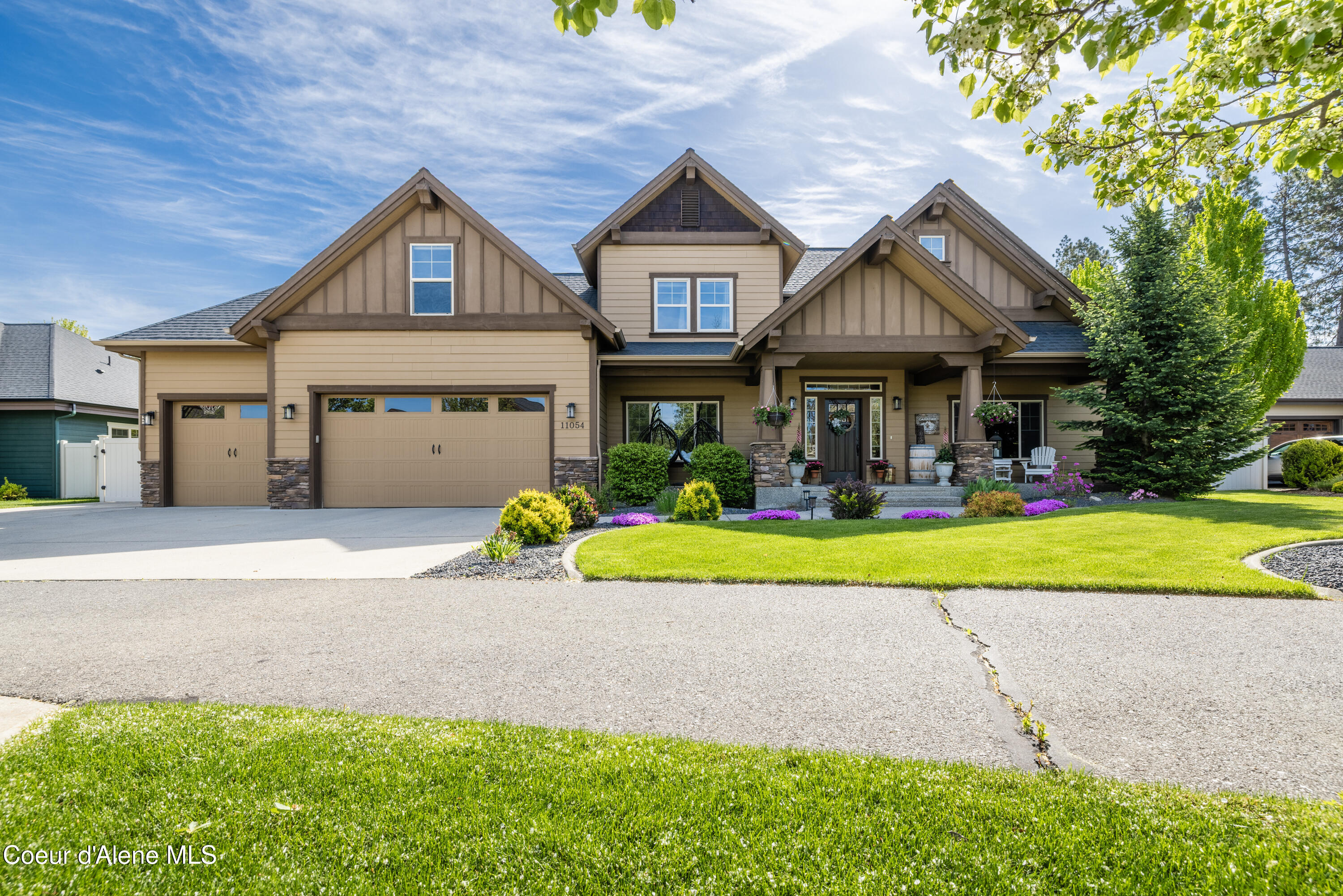 Hayden, Idaho 83835, United States, 4 Bedrooms Bedrooms, ,3 BathroomsBathrooms,Residential,Active,128186