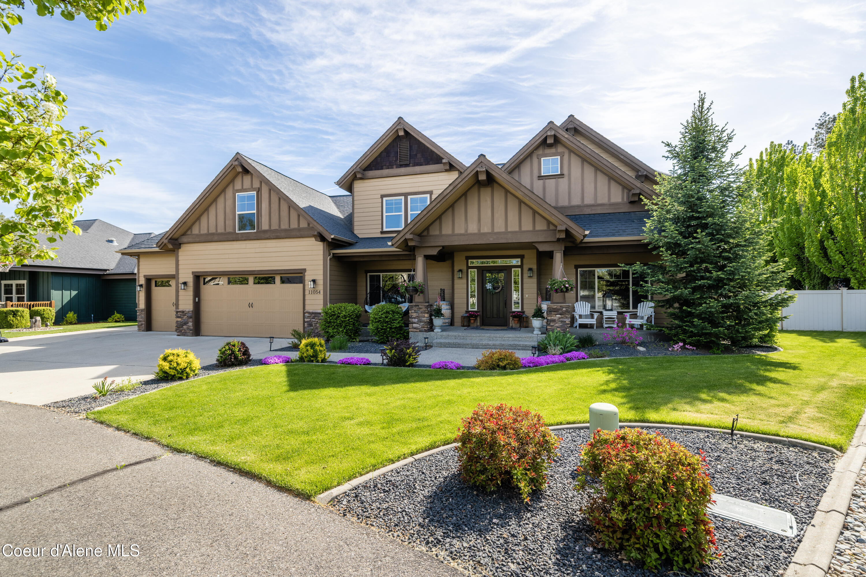 Hayden, Idaho 83835, United States, 4 Bedrooms Bedrooms, ,3 BathroomsBathrooms,Residential,Active,128186