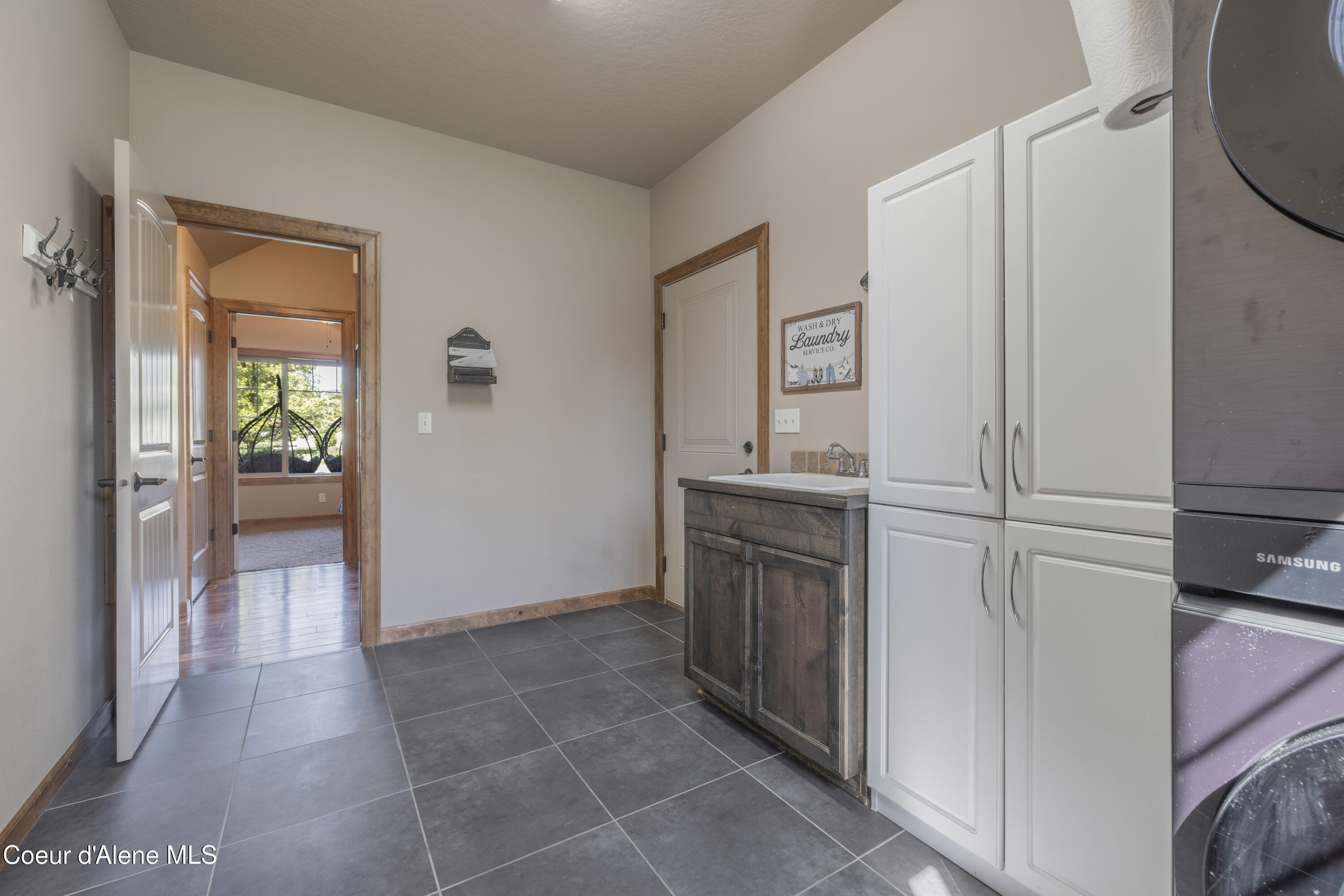 Hayden, Idaho 83835, United States, 4 Bedrooms Bedrooms, ,3 BathroomsBathrooms,Residential,Active,128186