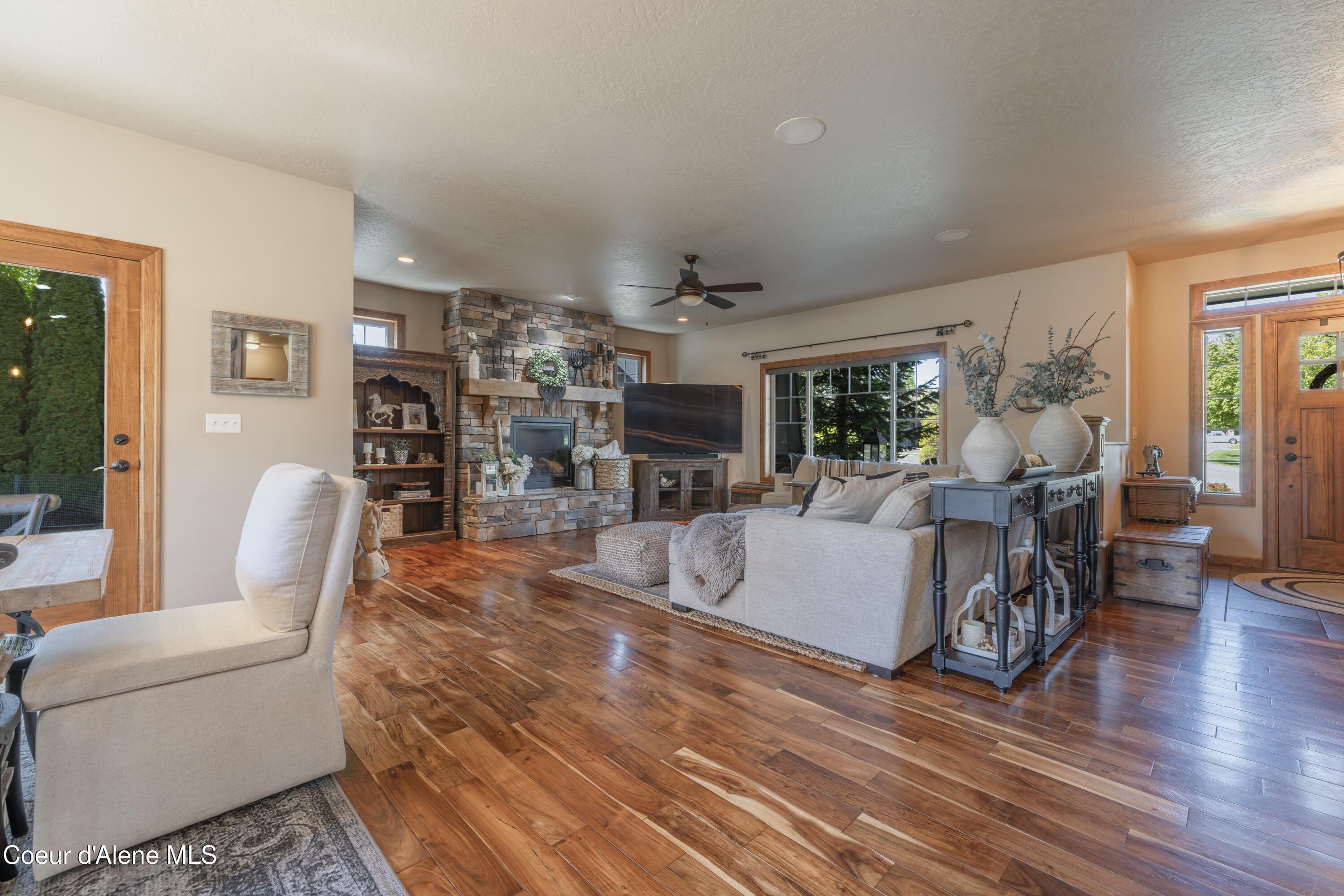 Hayden, Idaho 83835, United States, 4 Bedrooms Bedrooms, ,3 BathroomsBathrooms,Residential,Active,128186