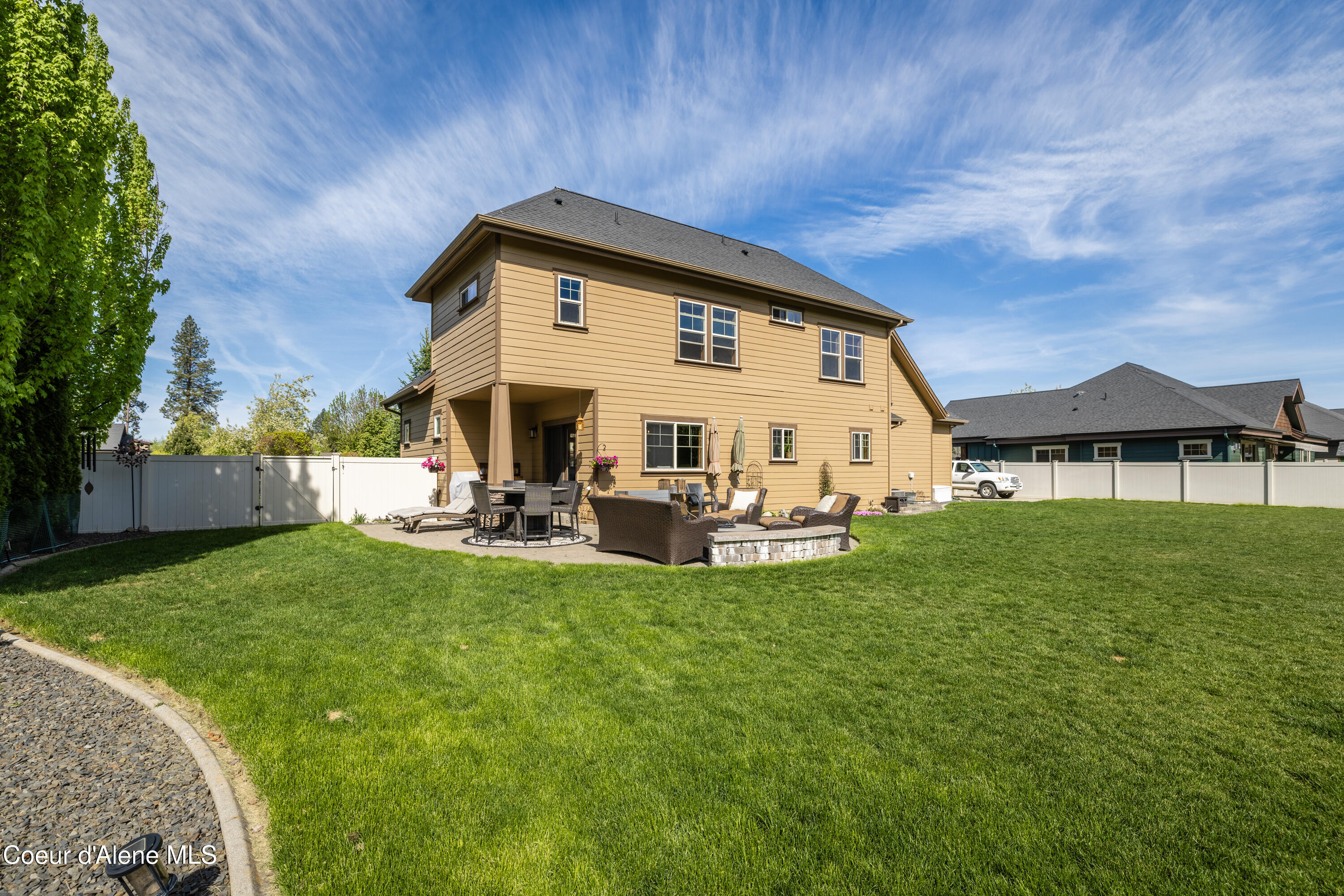 Hayden, Idaho 83835, United States, 4 Bedrooms Bedrooms, ,3 BathroomsBathrooms,Residential,Active,128186