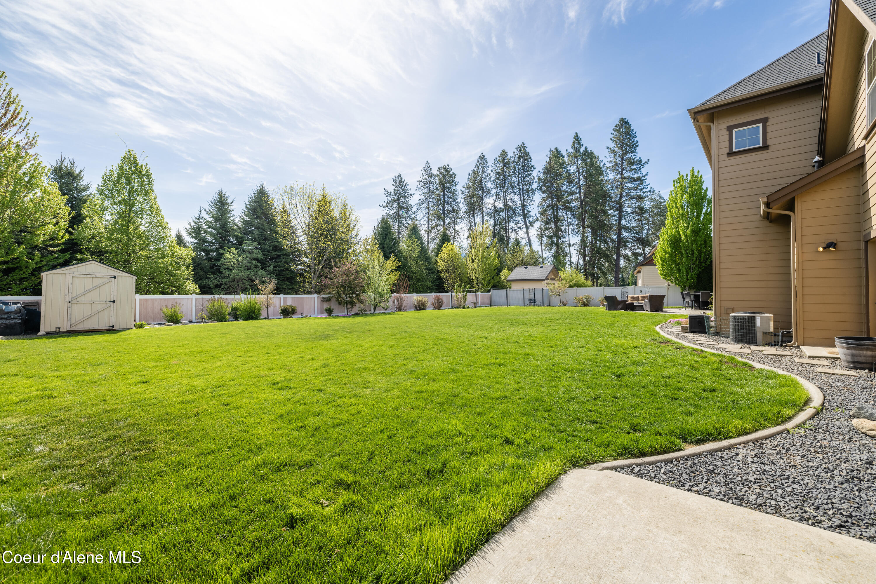 Hayden, Idaho 83835, United States, 4 Bedrooms Bedrooms, ,3 BathroomsBathrooms,Residential,Active,128186