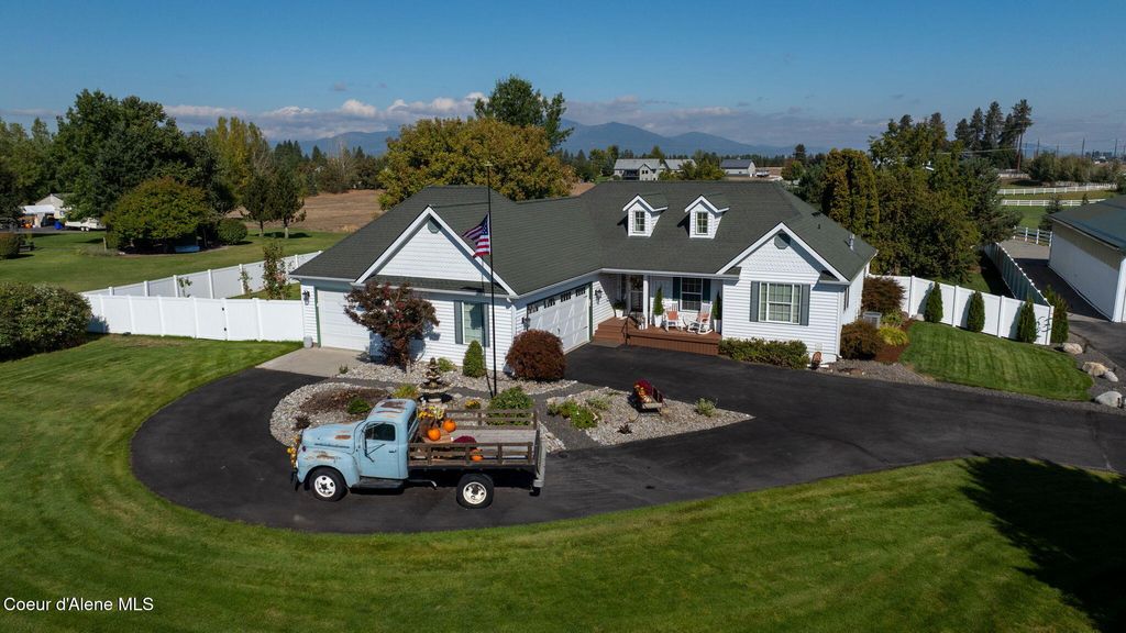 Photo of 7155 GRETA Ave, Post Falls, ID 83854 (MLS # 25-9812)