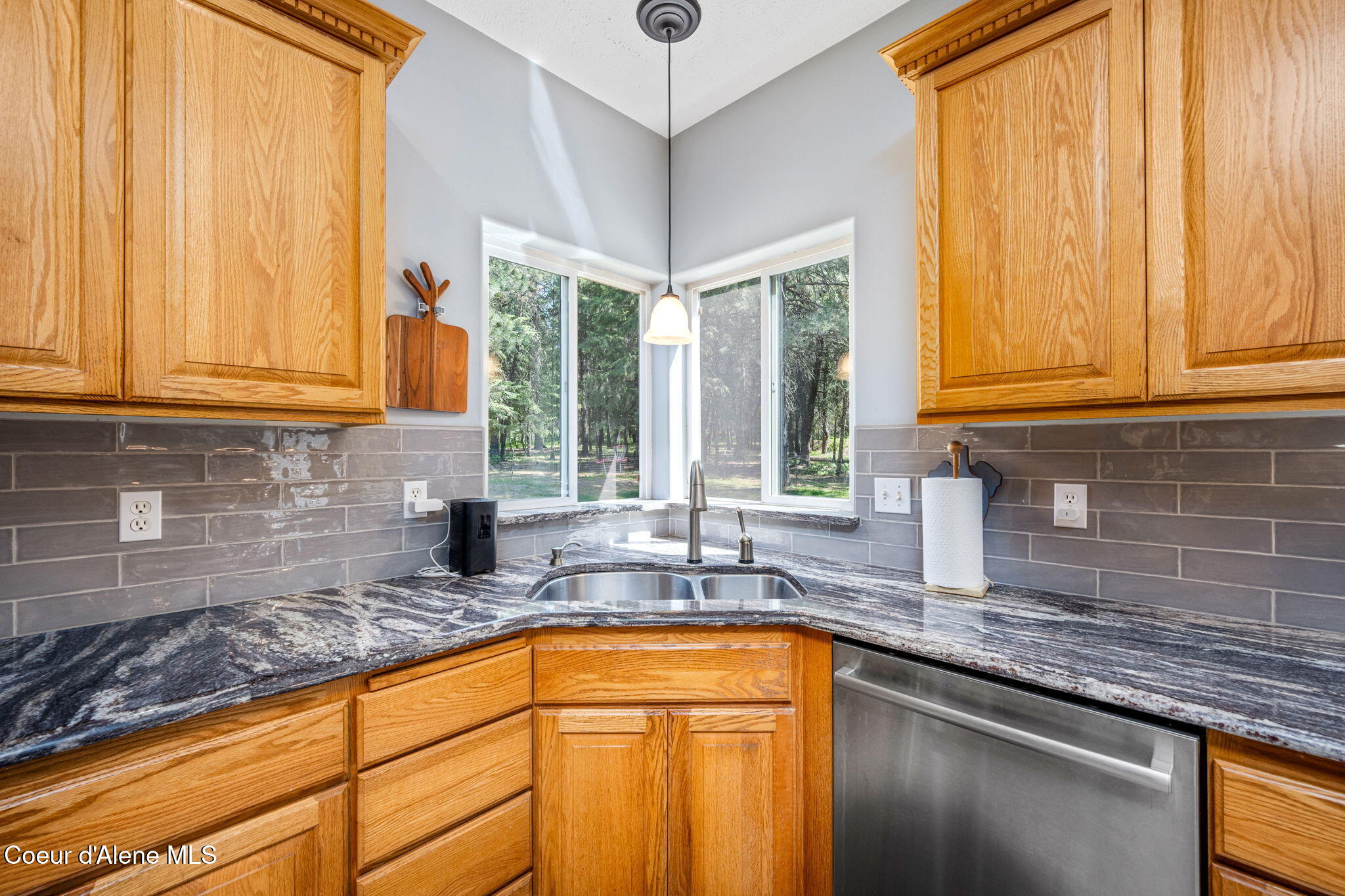 23216 E Morris Rd, Newman Lake, Alaska image 4