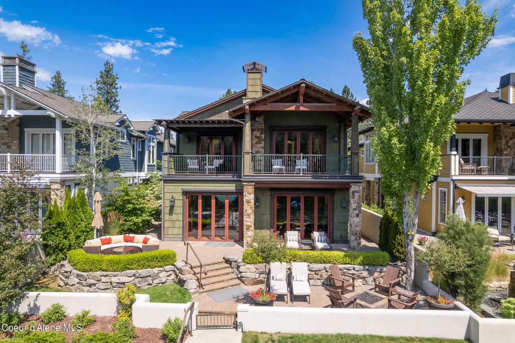 Photo of 3712 Shoreview Ln, Coeur dAlene, ID 83814 (MLS # 25-8125)