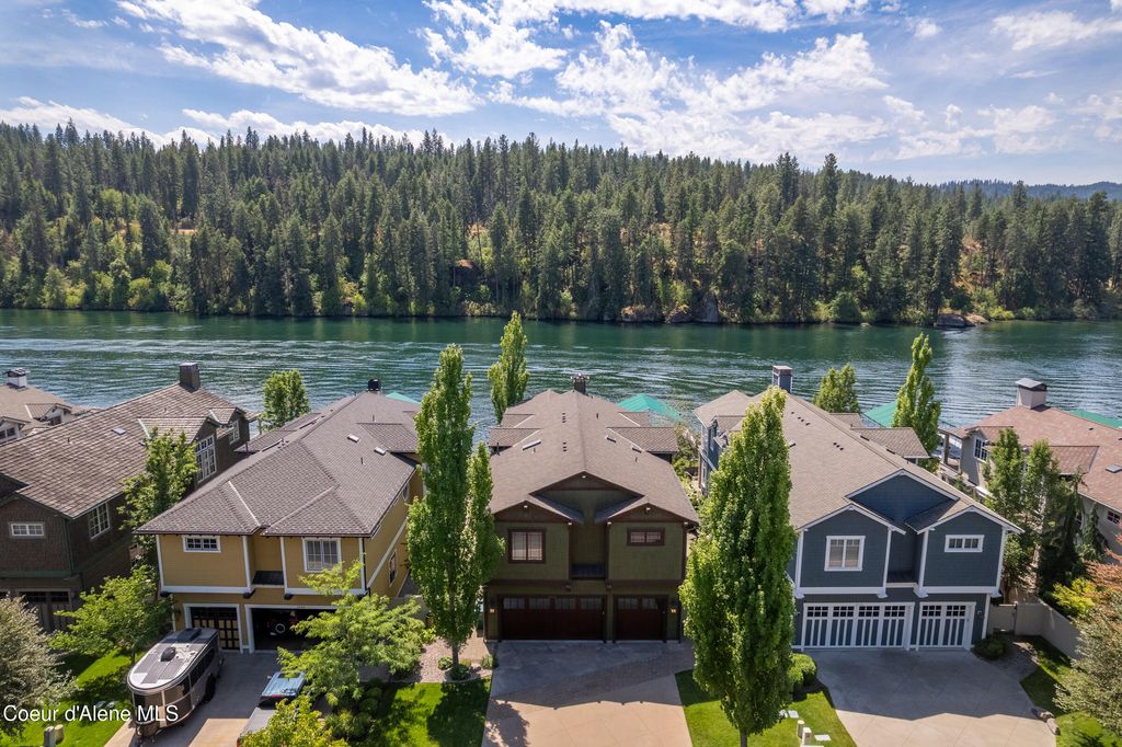 Photo of 3712 Shoreview Ln, Coeur dAlene, ID 83814 (MLS # 25-8125)