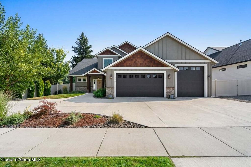 Photo of 11388 ARMONIA Way, Hayden, ID 83835 (MLS # 25-9498)
