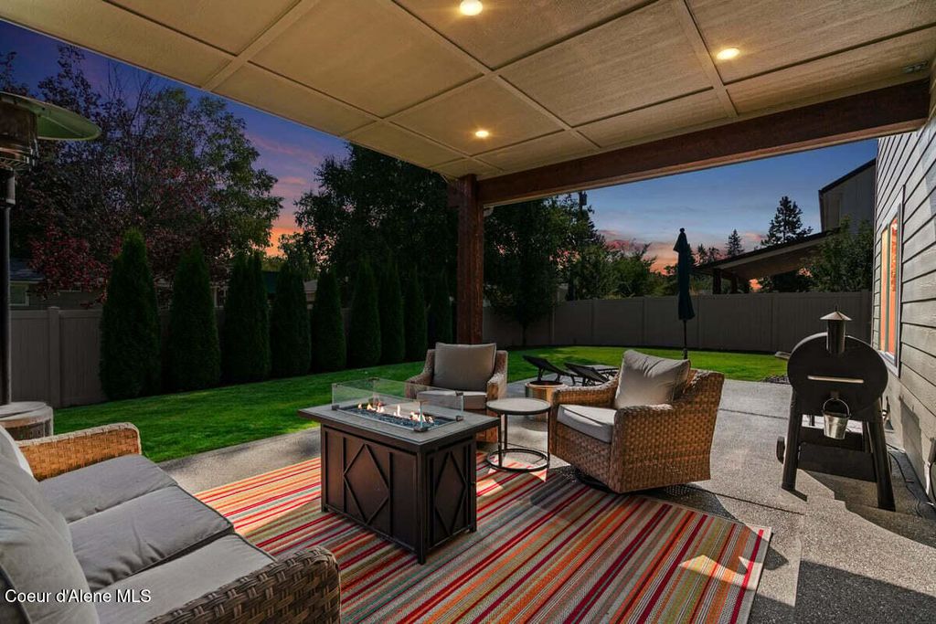 Photo of 11388 ARMONIA Way, Hayden, ID 83835 (MLS # 25-9498)
