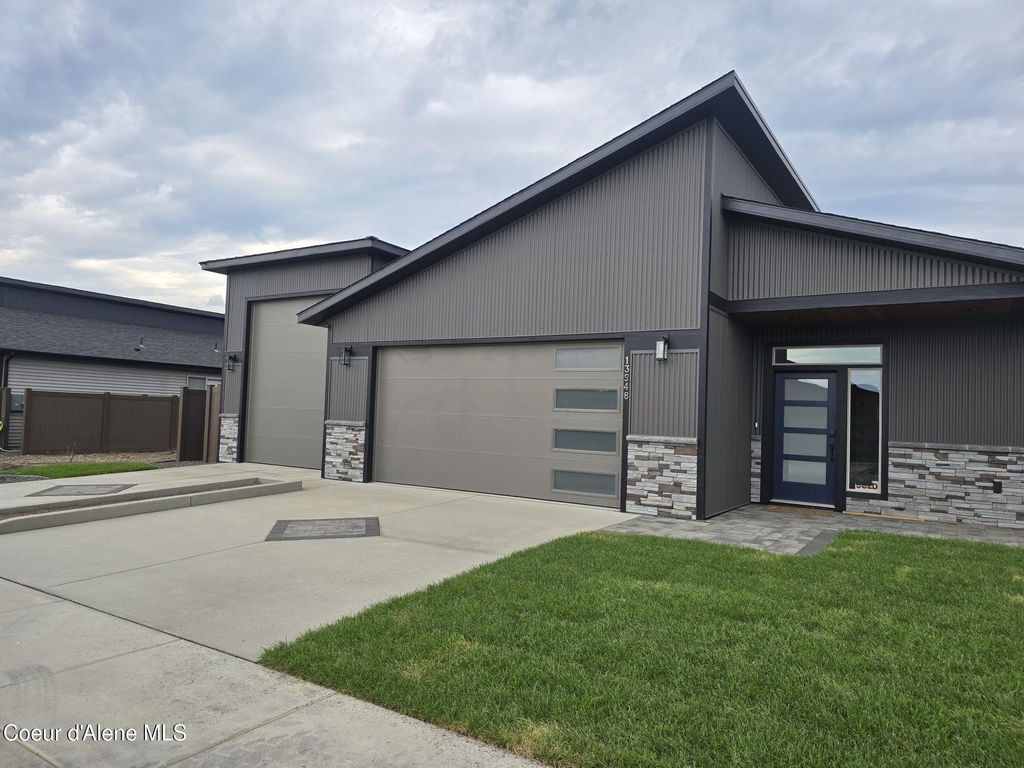 Photo of 13940 Rainier Loop, Rathdrum, ID 83858 (MLS # 26-1211)