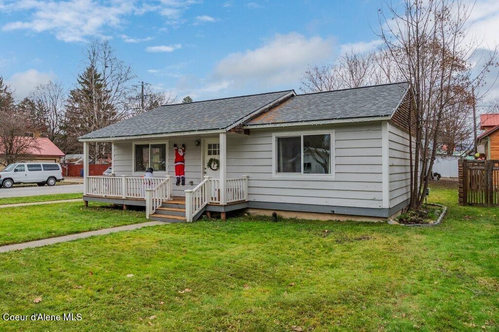 Photo of 522 Boyer Ave, Sandpoint, ID 83864 (MLS # 25-11568)