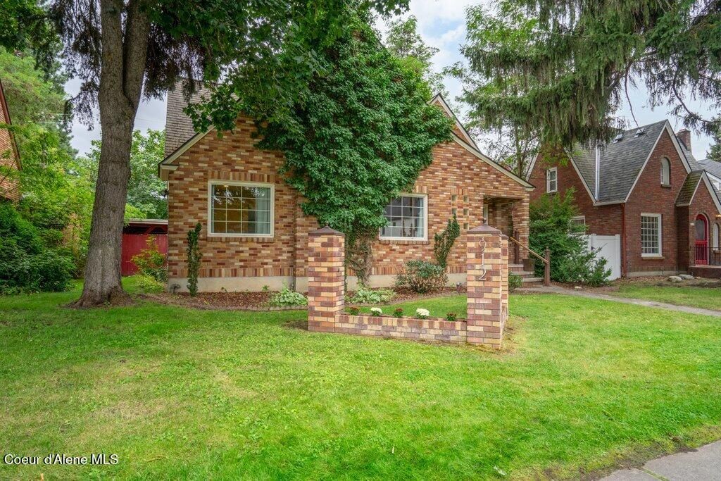 Photo of 912 Sherman Ave, Coeur dAlene, ID 83814 (MLS # 25-9082)