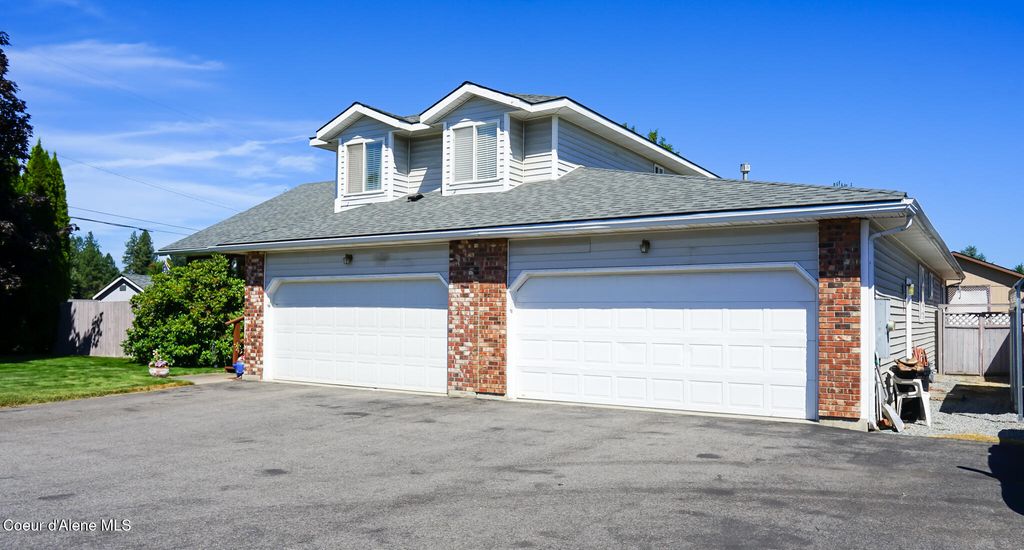 Photo of 623 Maple Pl, Hayden, ID 83835 (MLS # 25-8451)