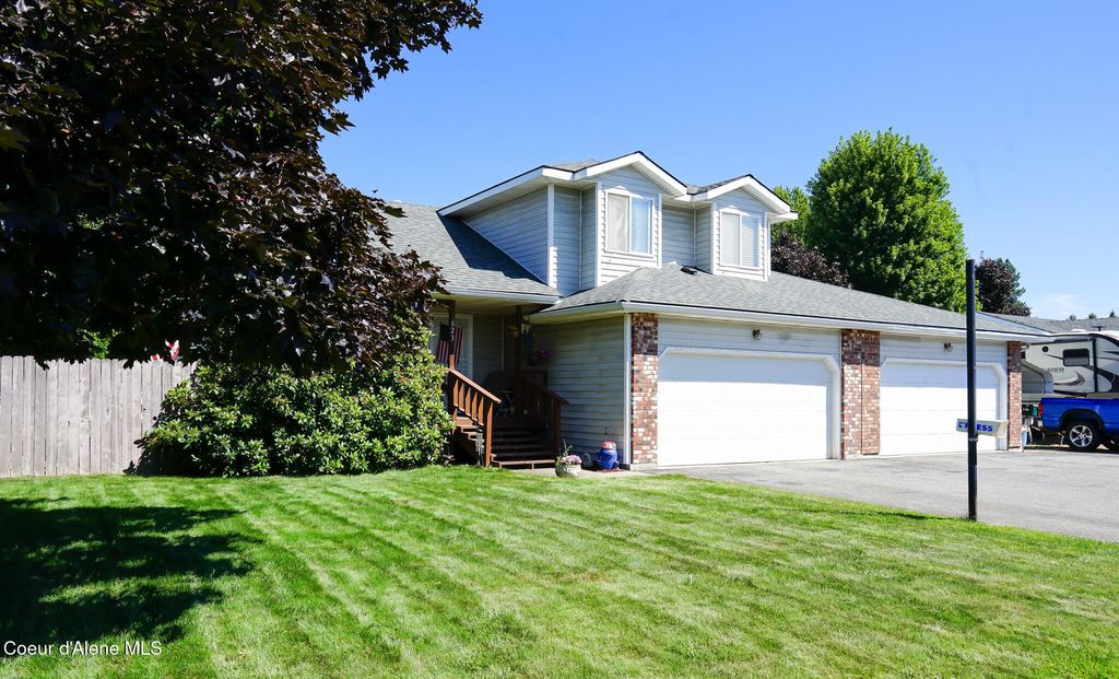 Photo of 623 Maple Pl, Hayden, ID 83835 (MLS # 25-8451)