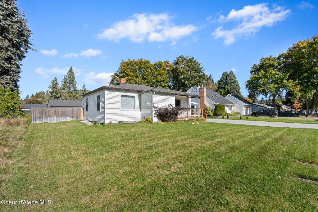 Photo of 1623 Boyd AVE, Coeur dAlene, ID 83814 (MLS # 26-10101)
