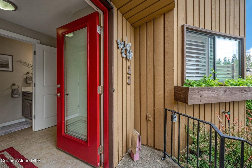 Photo of 600 HUBBARD Ave #22, Coeur dAlene, ID 83814 (MLS # 25-8119)