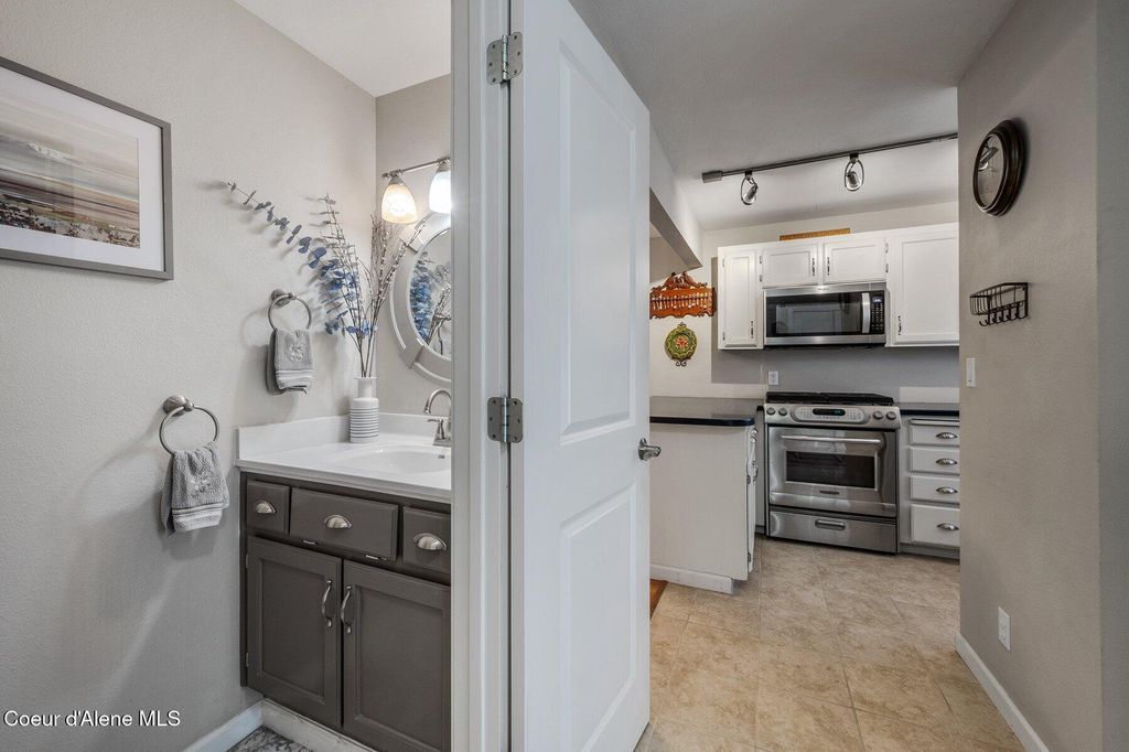 Photo of 600 HUBBARD Ave #22, Coeur dAlene, ID 83814 (MLS # 25-8119)