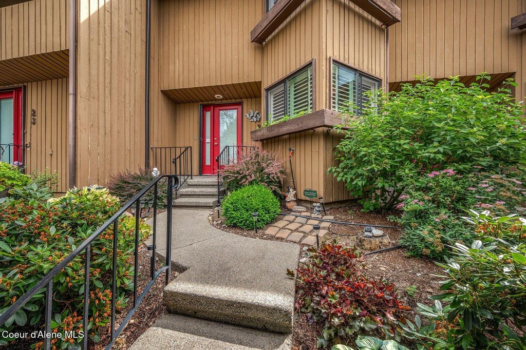 Photo of 600 HUBBARD Ave #22, Coeur dAlene, ID 83814 (MLS # 25-8119)
