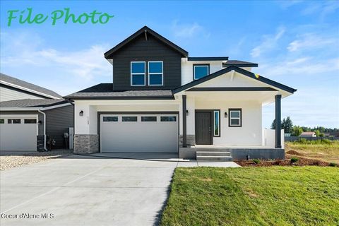 Photo of 1119 Jersey St, Sandpoint, ID 83864 (MLS # 25-10213)