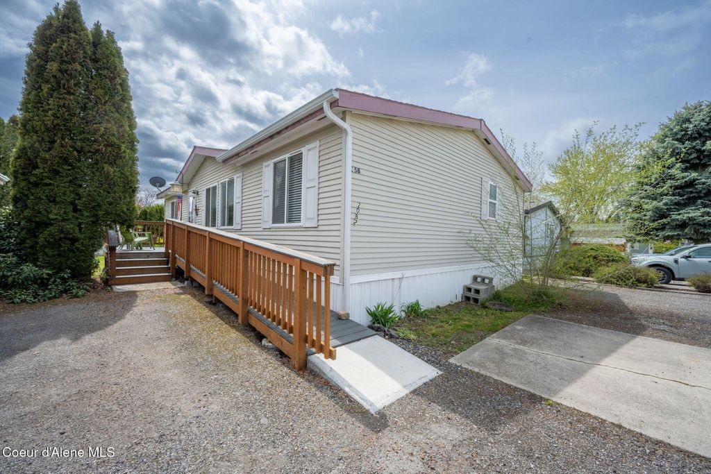 Photo of 2082 Yorkshire Ave, Coeur dAlene, ID 83815 (MLS # 26-4149)