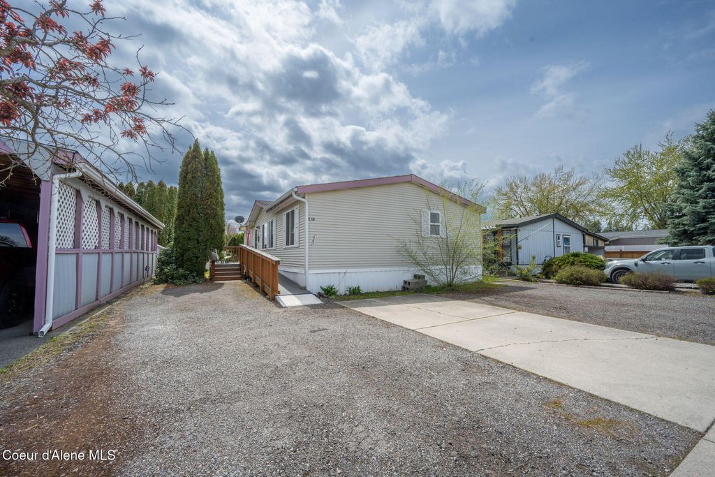 Photo of 2082 Yorkshire Ave, Coeur dAlene, ID 83815 (MLS # 26-4149)