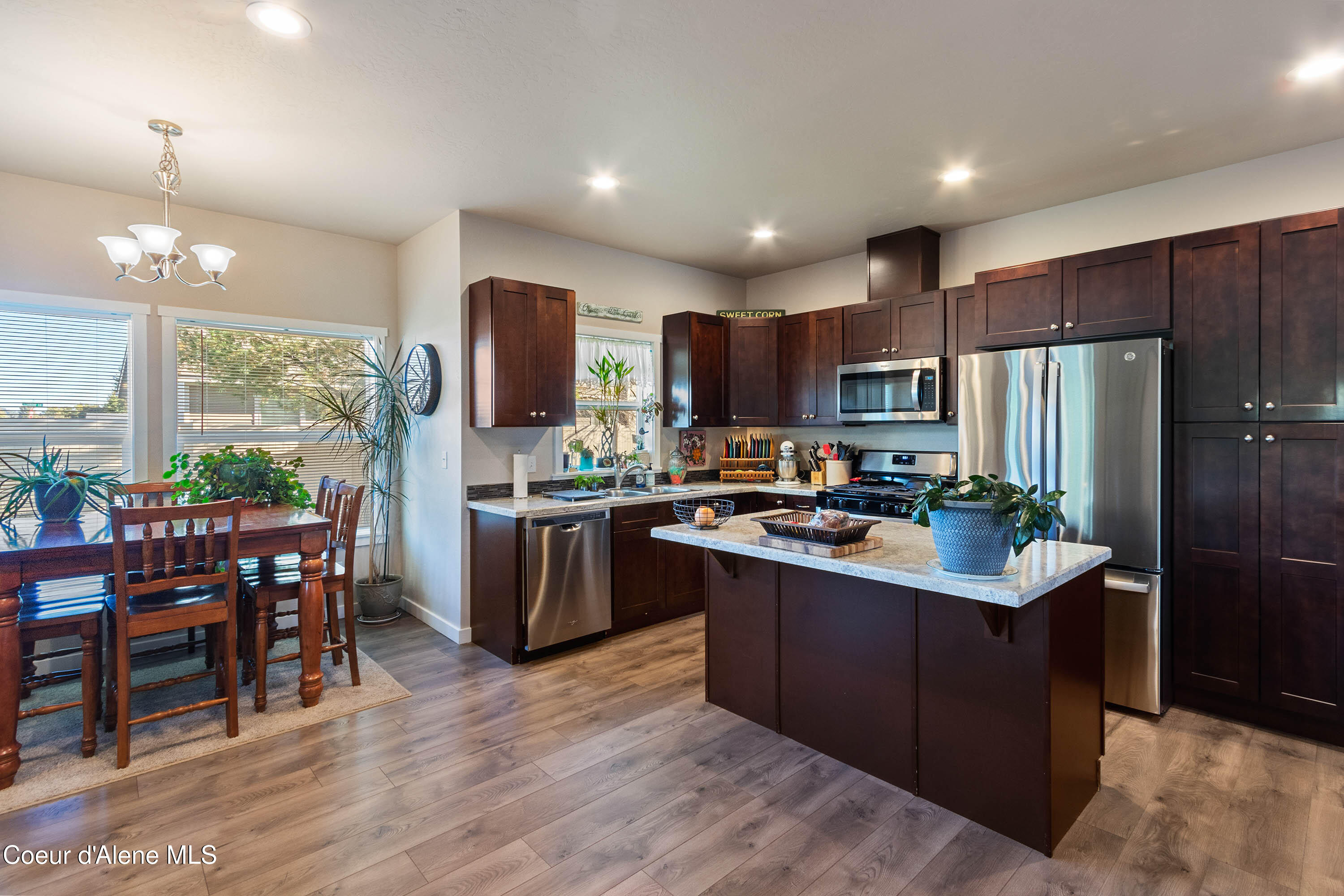 318 Creekview