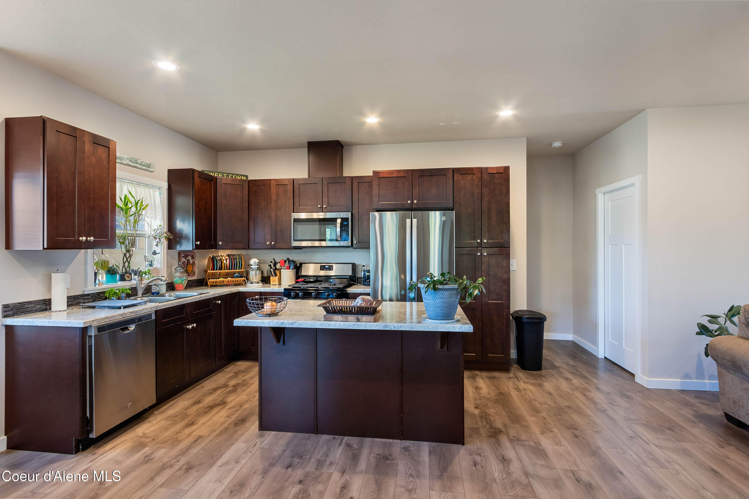 318 Creekview