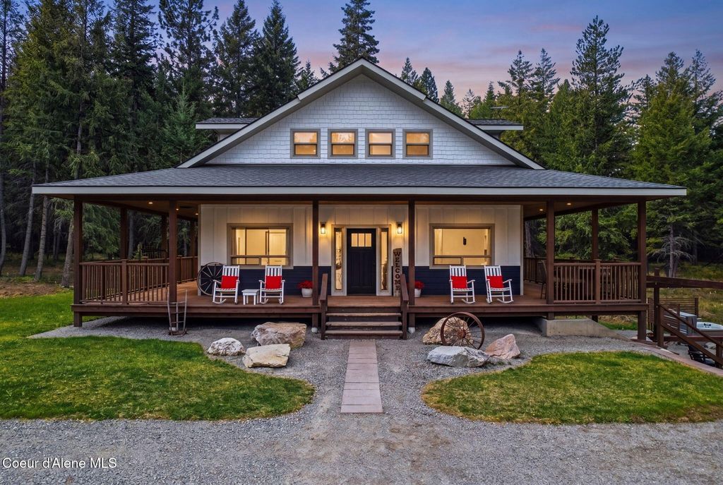 Photo of 396 Latigo Lane Lane, Naples, ID 83847 (MLS # 26-4381)