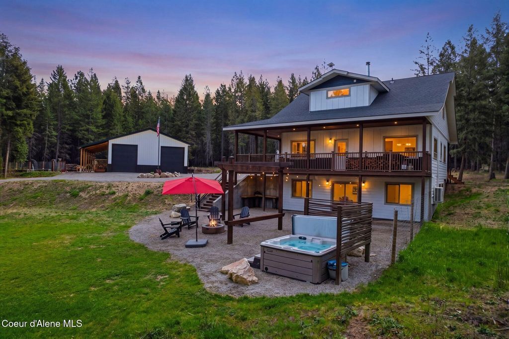 Photo of 396 Latigo Lane Lane, Naples, ID 83847 (MLS # 26-4381)