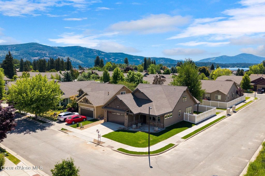 Photo of 1521 Autumn LN, Sandpoint, ID 83864 (MLS # 26-6680)
