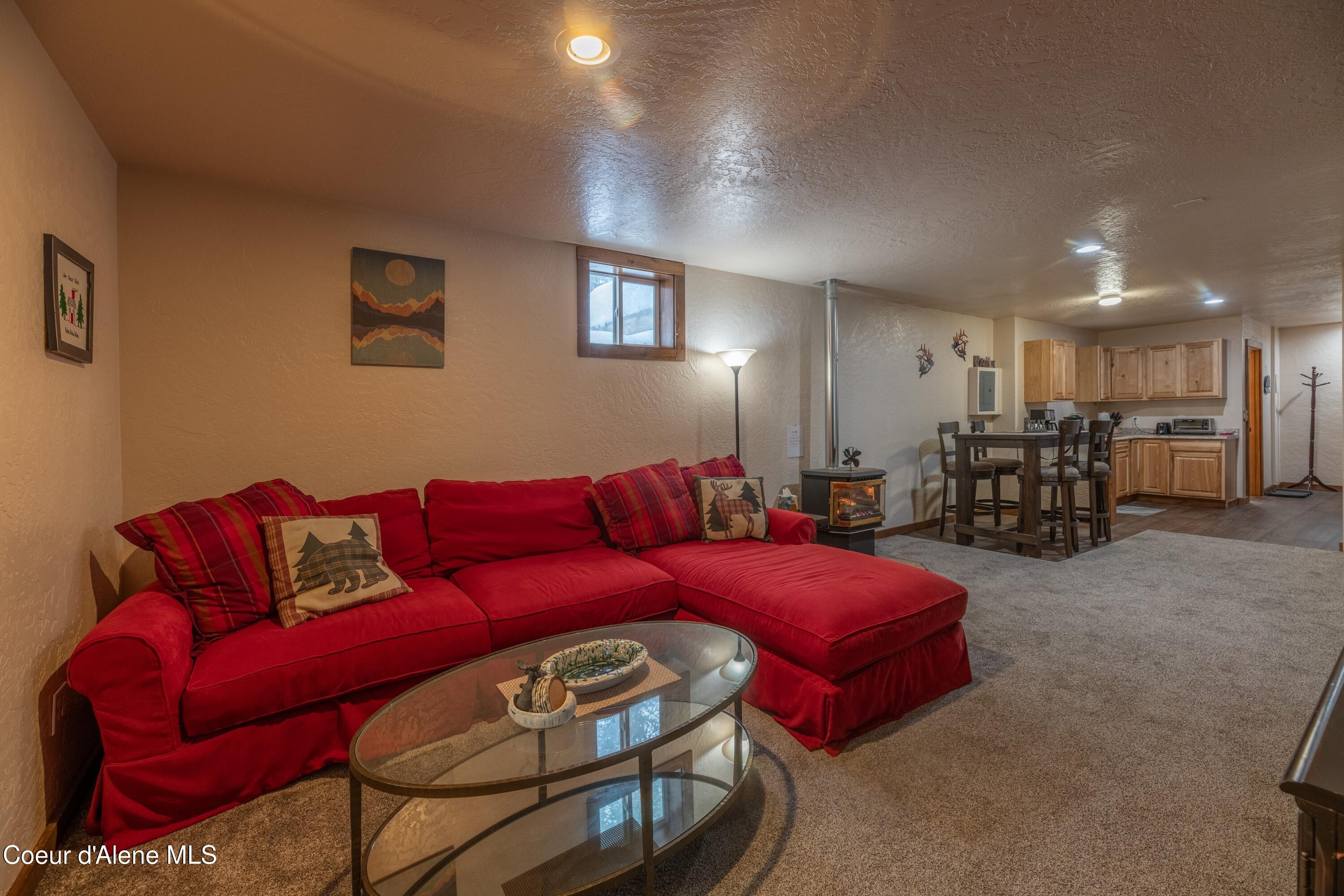 527 Creekside Dr, Priest Lake, Pennsylvania image 25