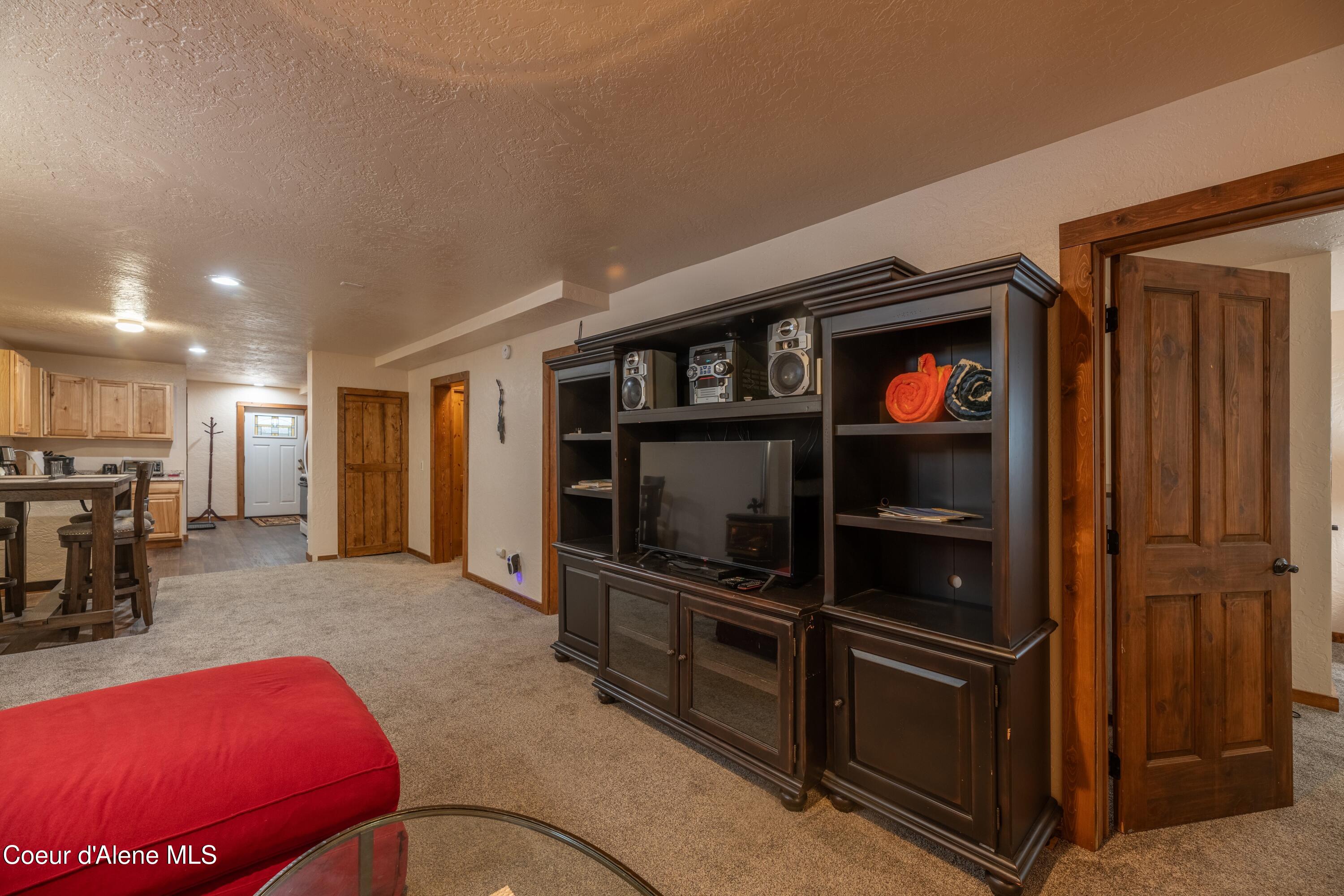 527 Creekside Dr, Priest Lake, Pennsylvania image 24