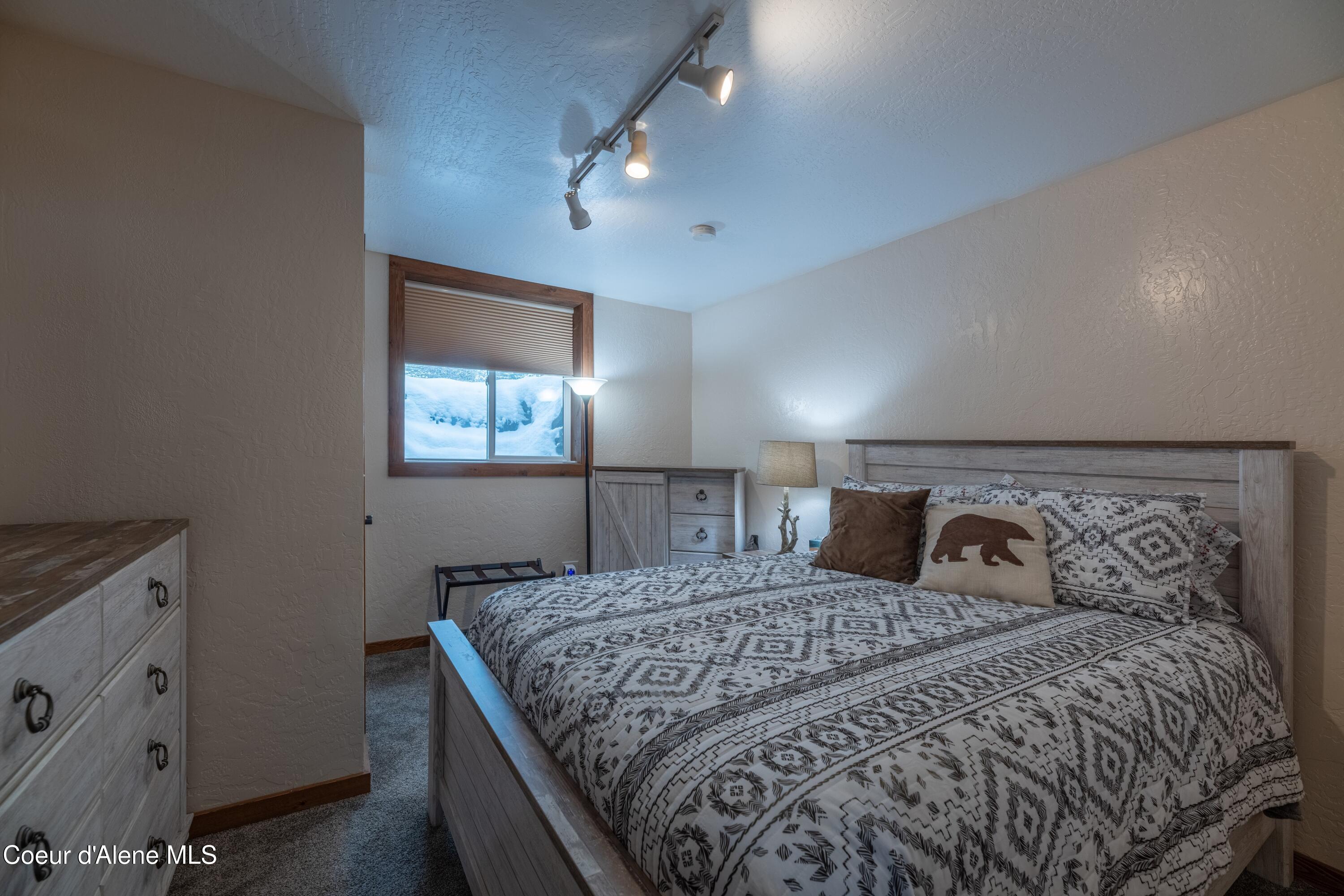 527 Creekside Dr, Priest Lake, Pennsylvania image 33