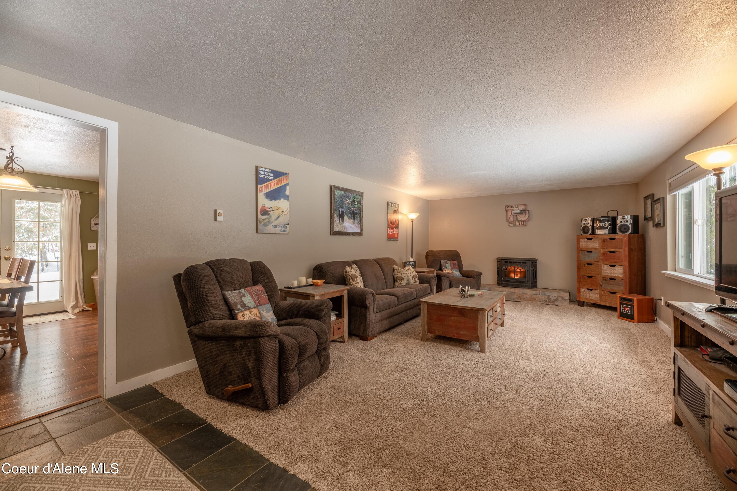 527 Creekside Dr, Priest Lake, Pennsylvania image 7
